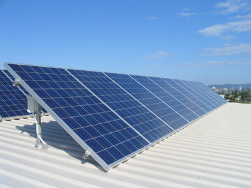 نخستین نیروگاه خورشیدی روی کانال پساب در کشور به بهره‌برداری رسید