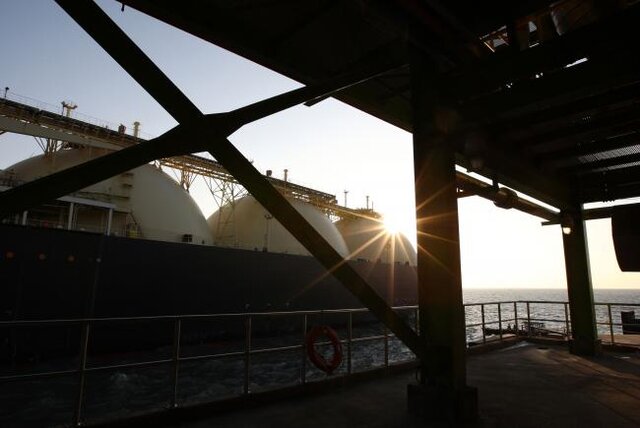 صف طولانی کشتی‌ها برای بارگیری LNG قطر