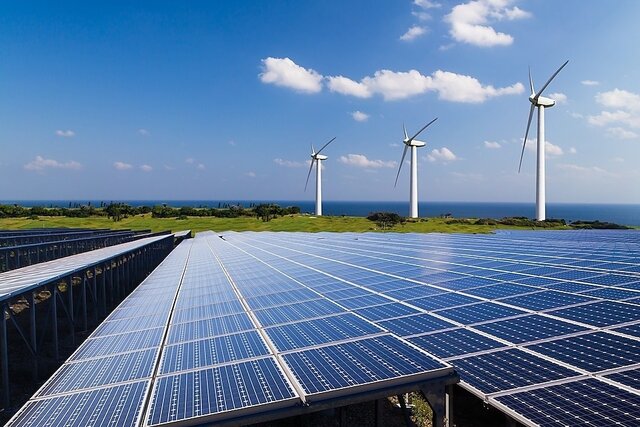 ساخت ۵۰ هزارمگاوات نیروگاه انرژی تجدیدپذیر در انتظار مجوز شورای اقتصاد